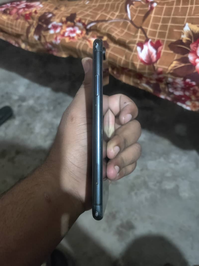 Apple iPhone XR 3