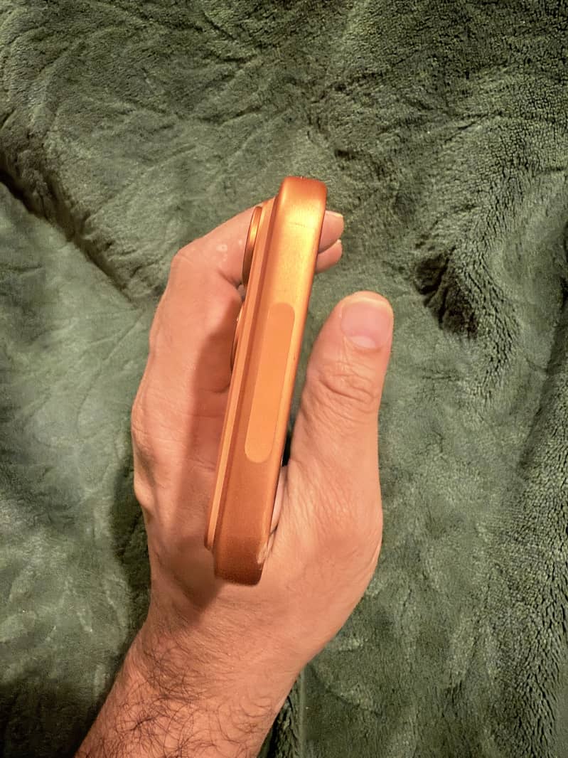 Apple iPhone 17 Pro Max 2