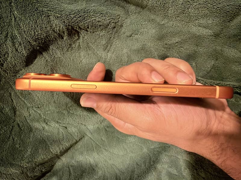 Apple iPhone 17 Pro Max 5