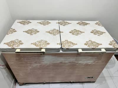 Dawlance deep freezer