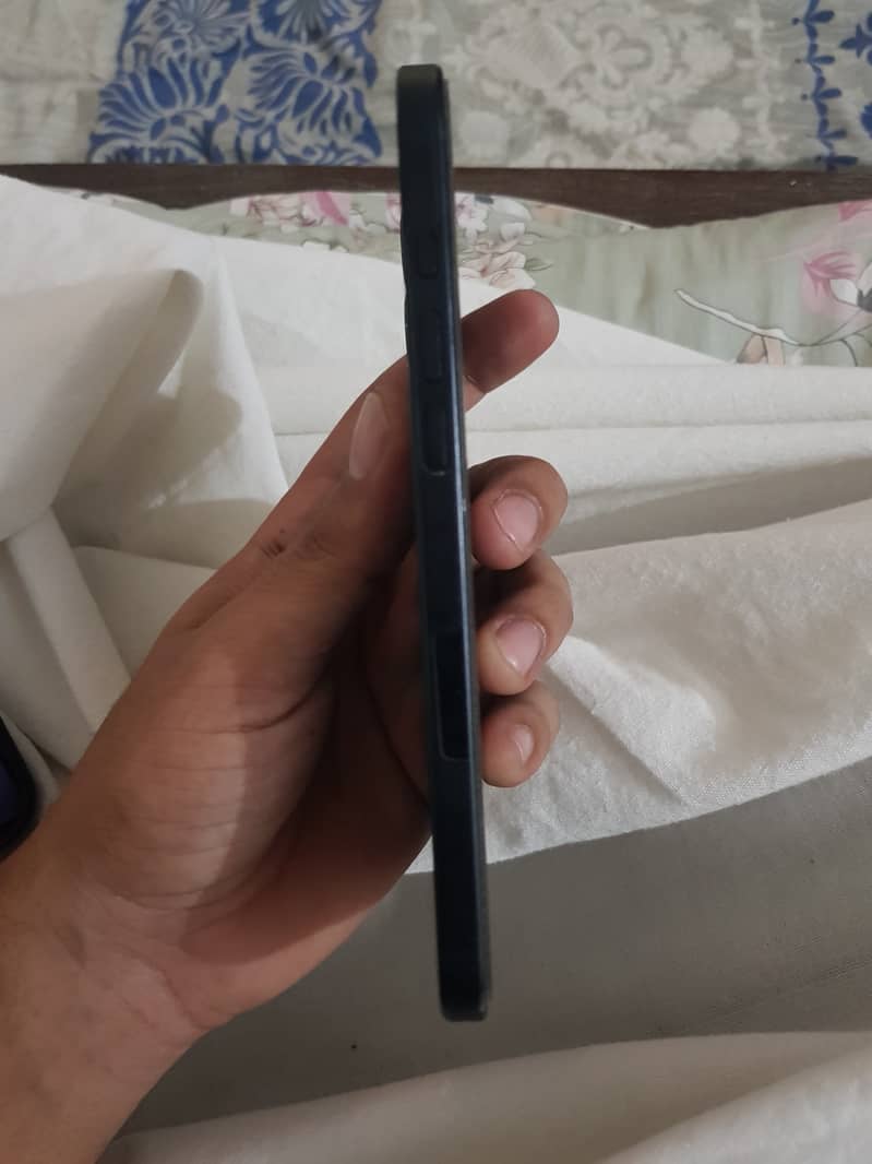 Apple iPhone 16 Plus 3