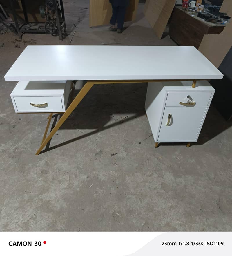 workstation table / office table / conference table. 16