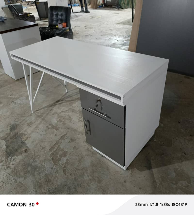 workstation table / office table / conference table. 18