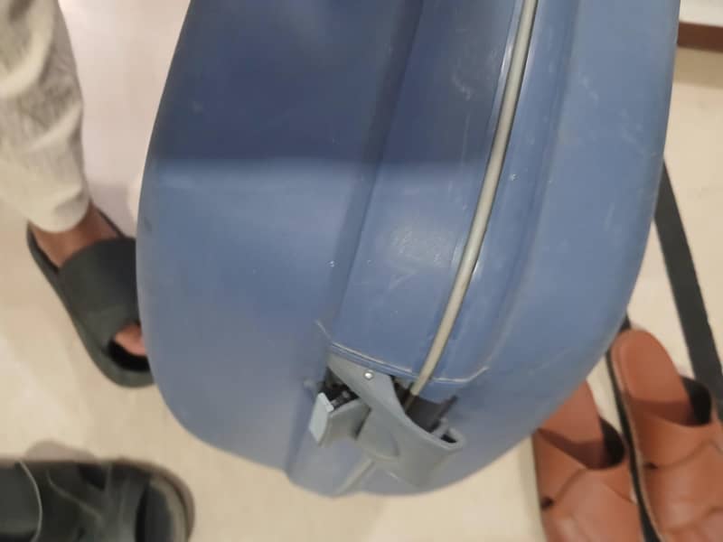 travlling bag. 4