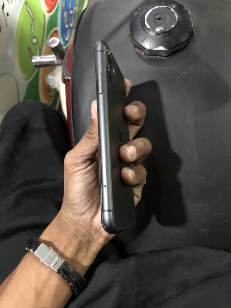 Apple iPhone 11 1