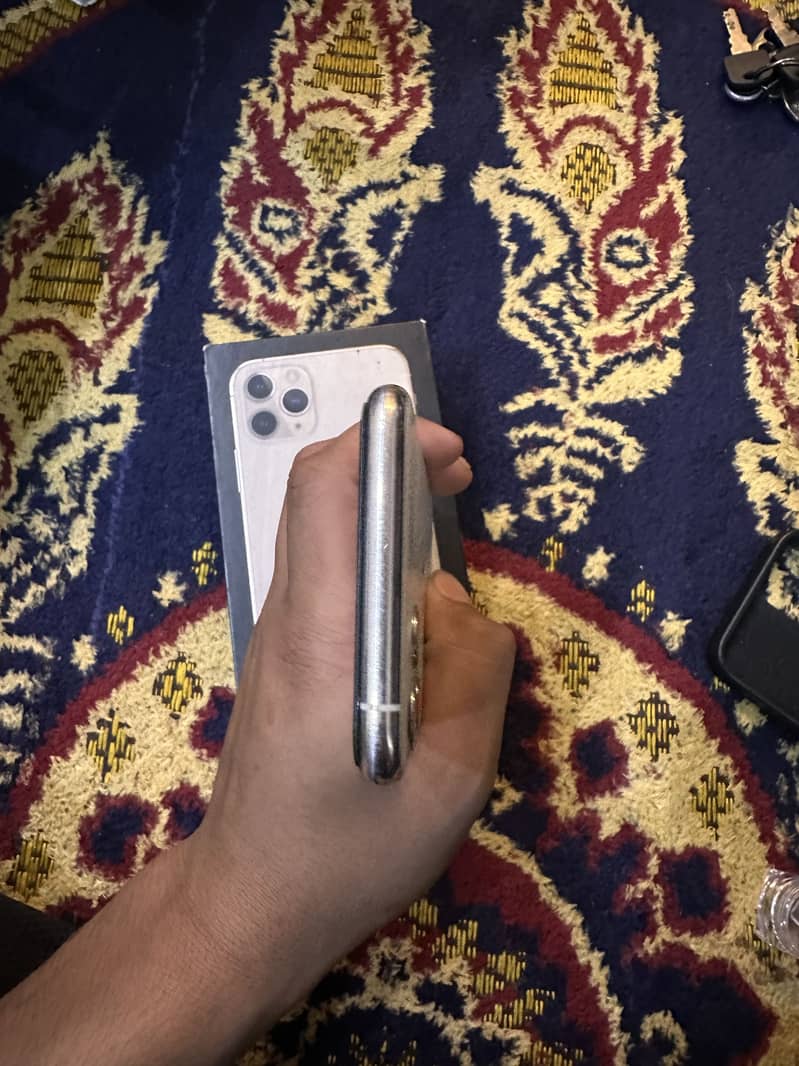 Apple iPhone 11 Pro 1