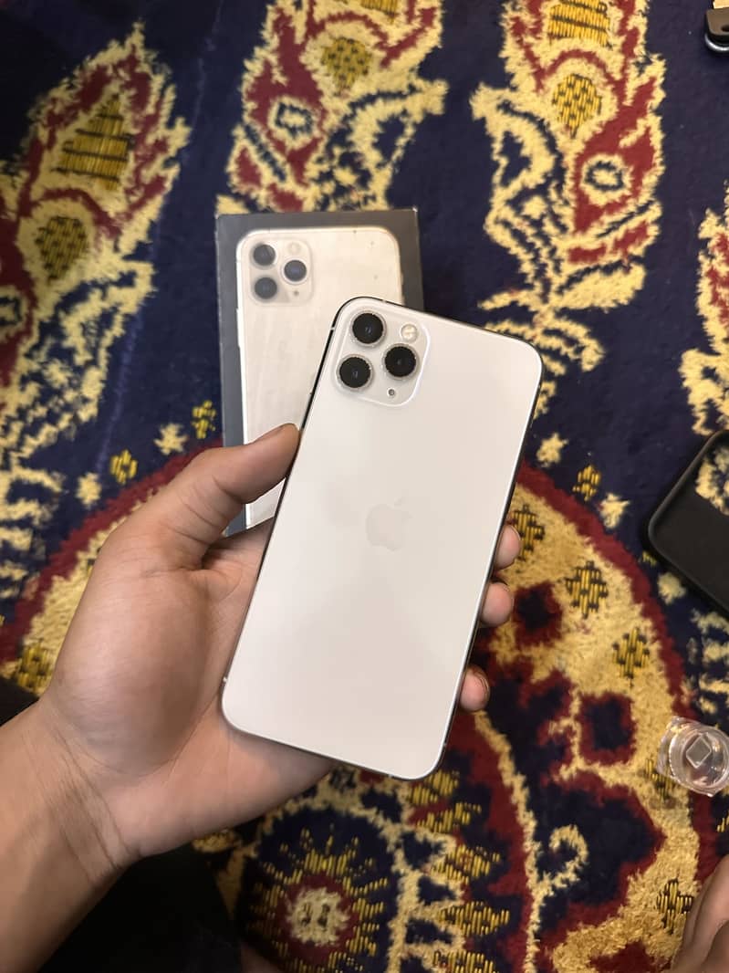 Apple iPhone 11 Pro 2