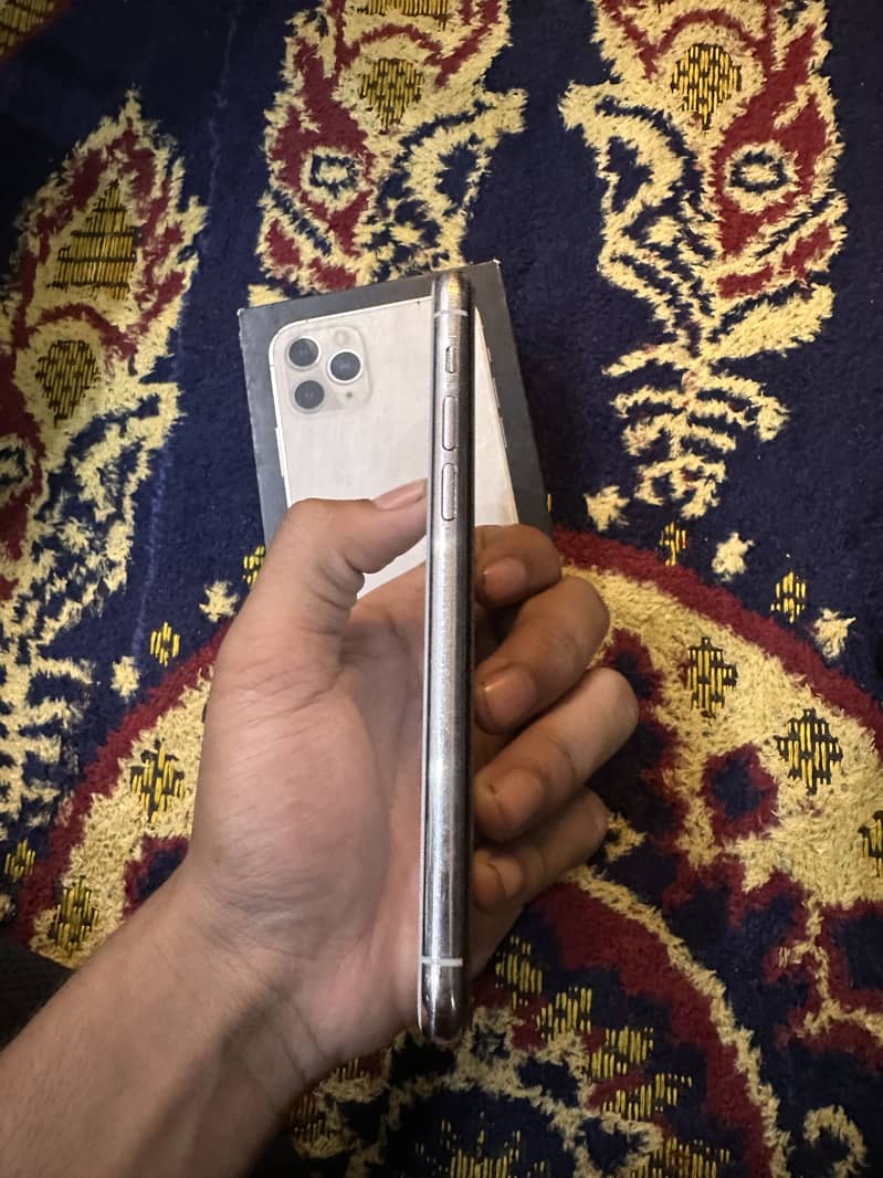 Apple iPhone 11 Pro 5