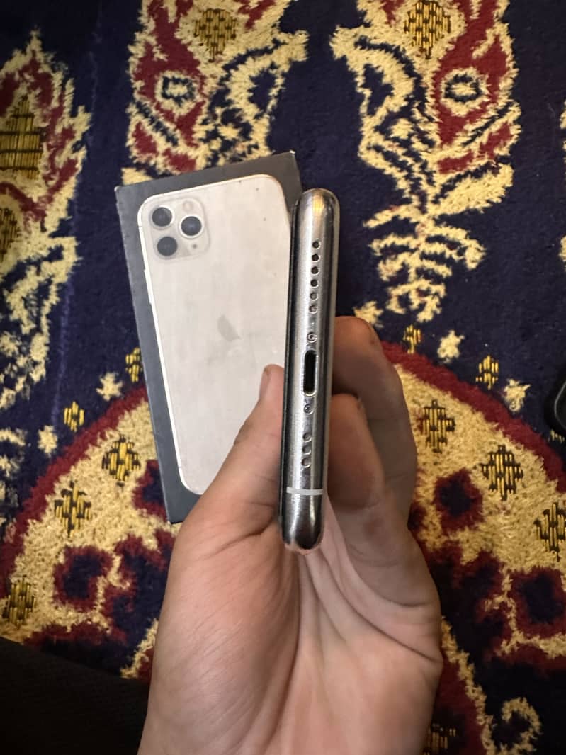 Apple iPhone 11 Pro 6