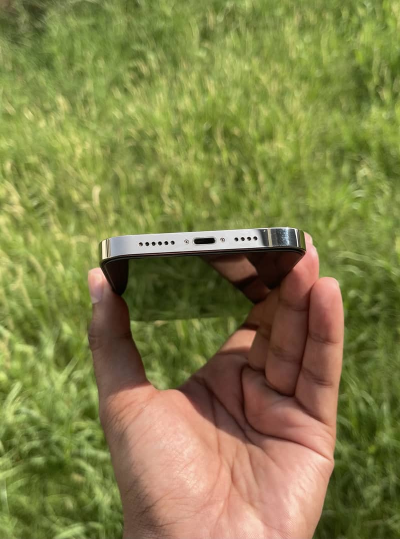 iPhone 14 Pro Max JV 3