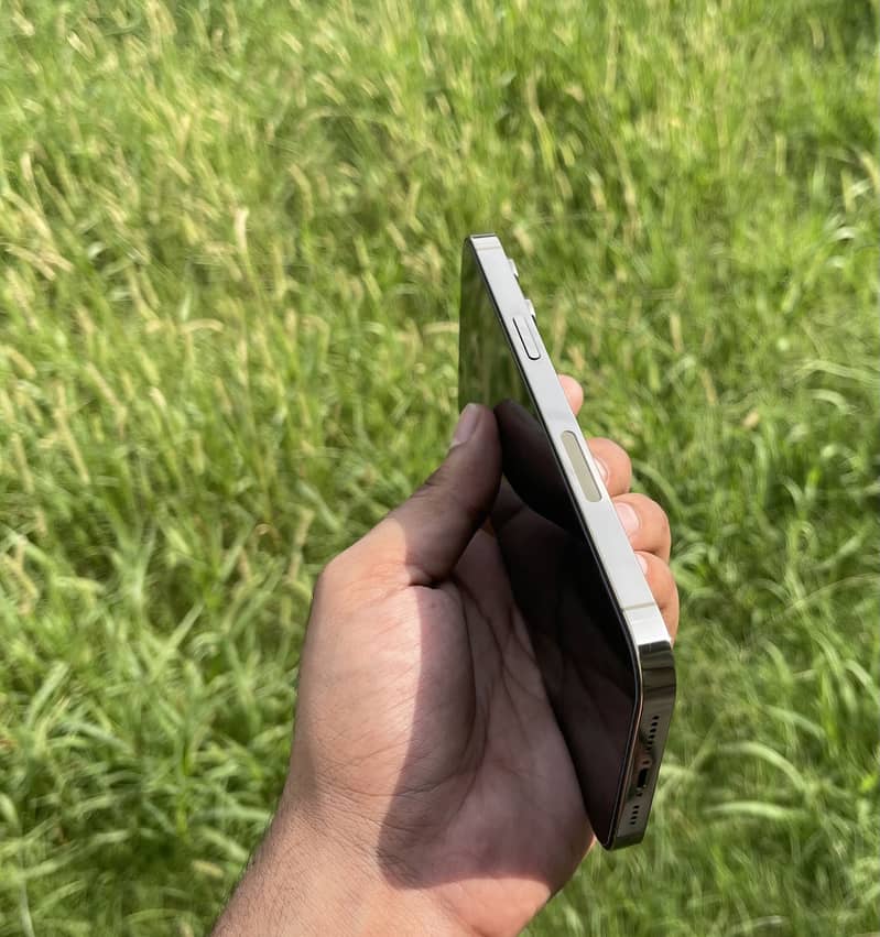 iPhone 14 Pro Max JV 4