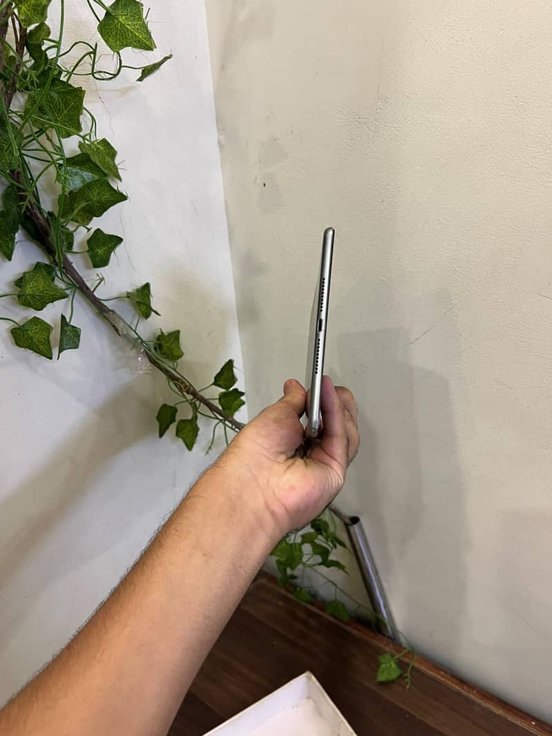 IPAD MINI 5 4