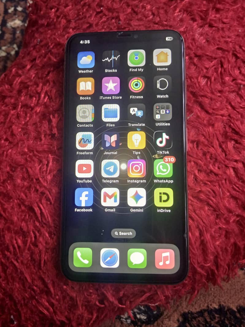 Apple iPhone XS Max 5