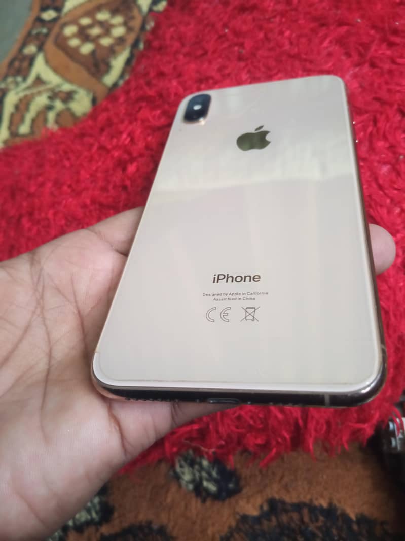 Apple iPhone XS Max 7