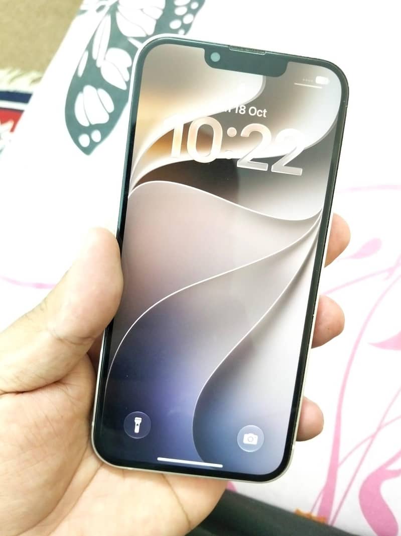 Apple iPhone 13 3