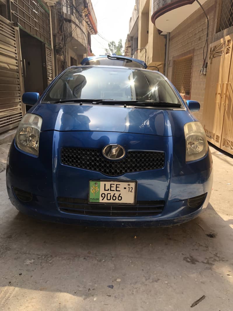 Toyota Vitz 1.0 Basic package 12