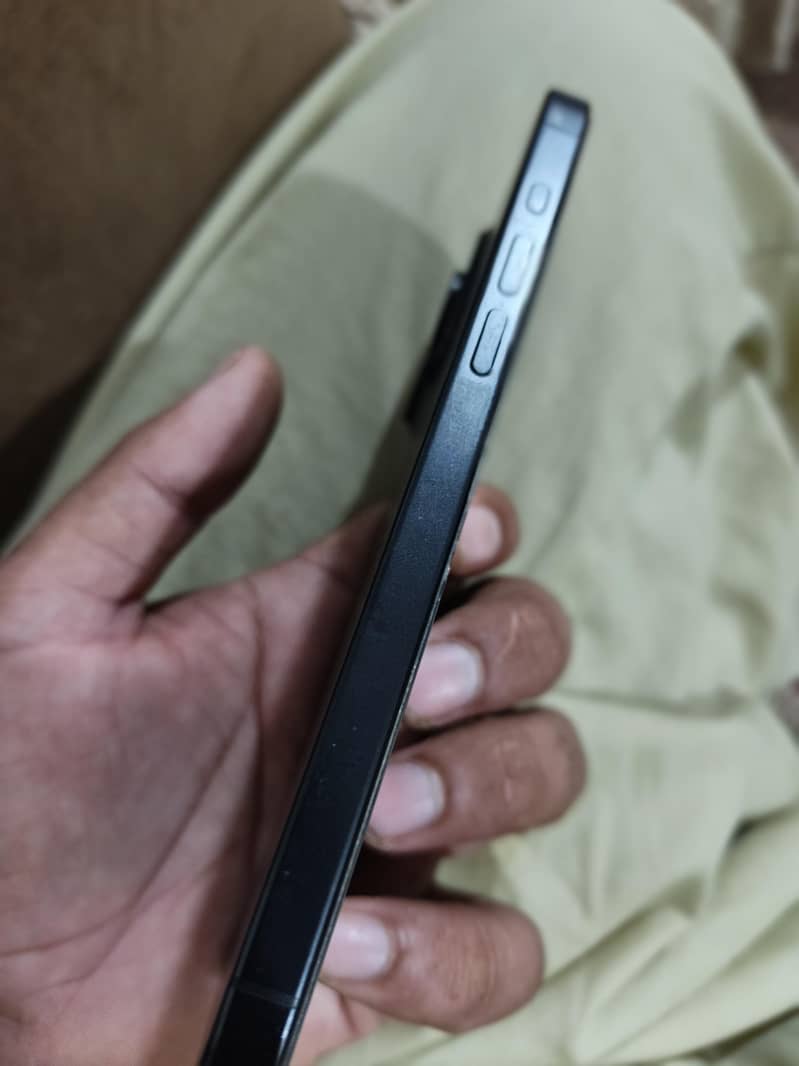 Apple iPhone 15 Pro Max 1