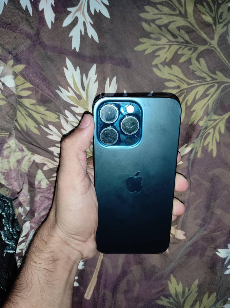 Apple iPhone 15 Pro Max 0