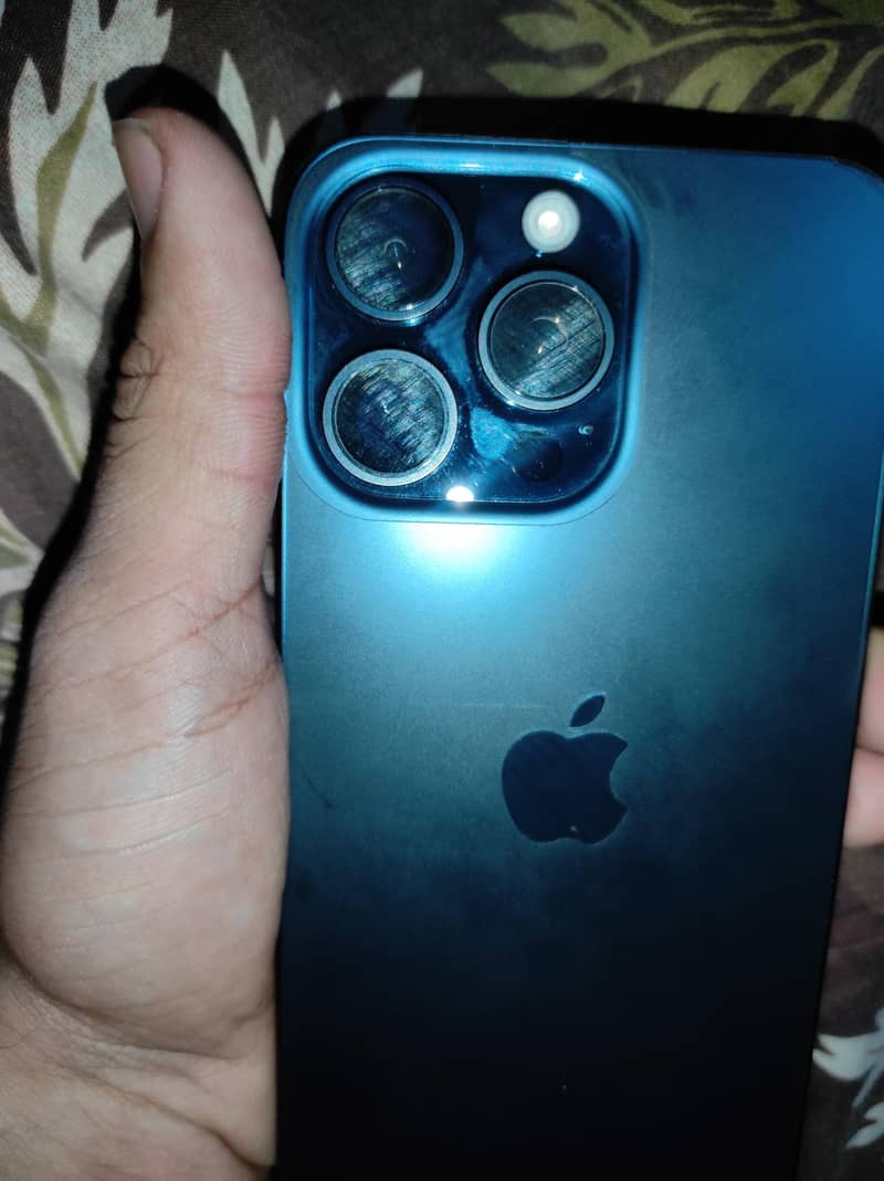 Apple iPhone 15 Pro Max 5