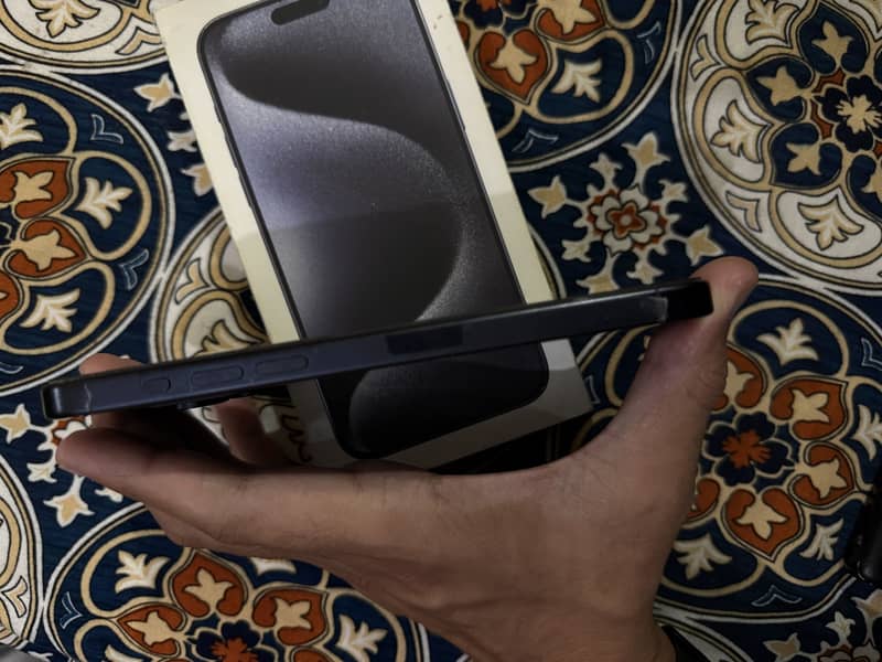 Apple iPhone 15 Pro Max 1