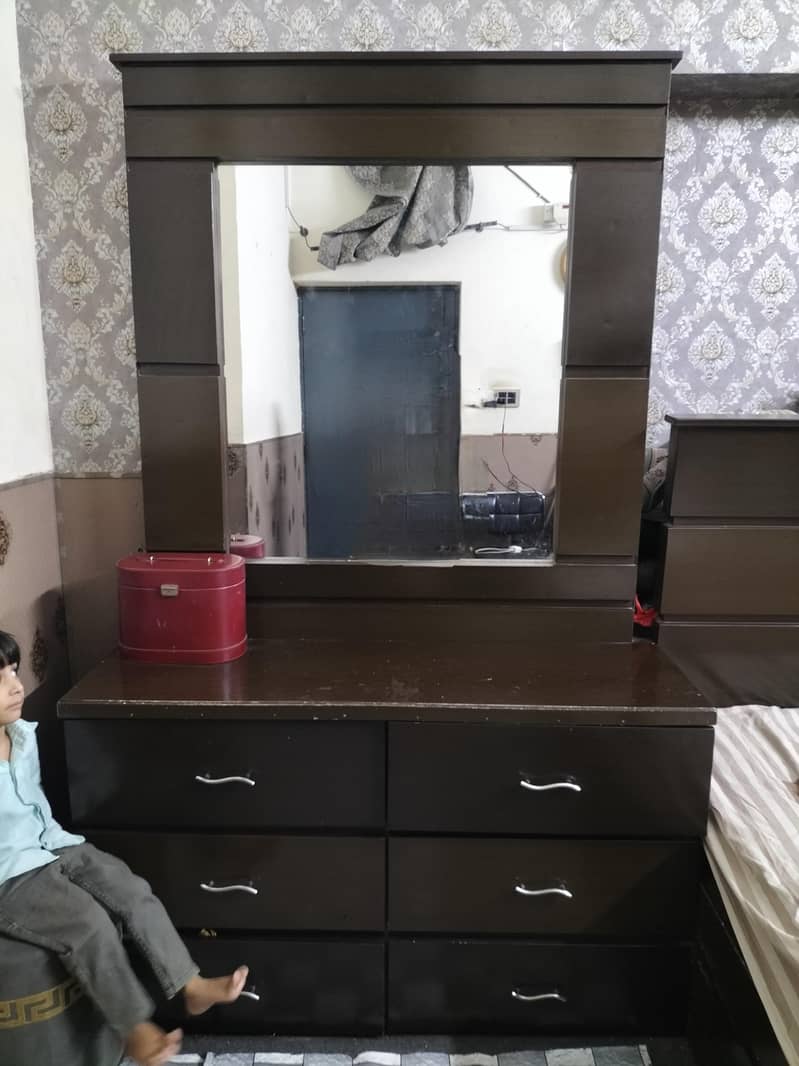 wardrobe, dressing, 2 side tables 0