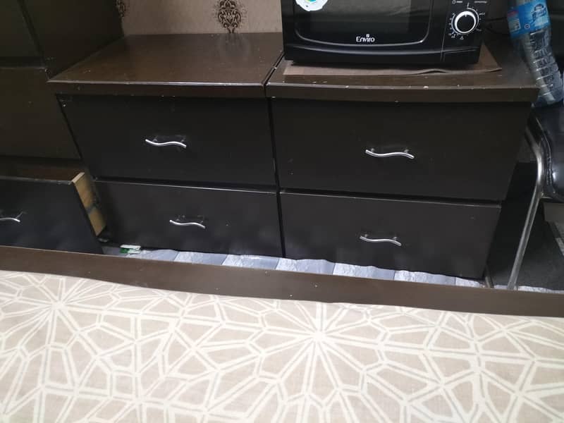 wardrobe, dressing, 2 side tables 1