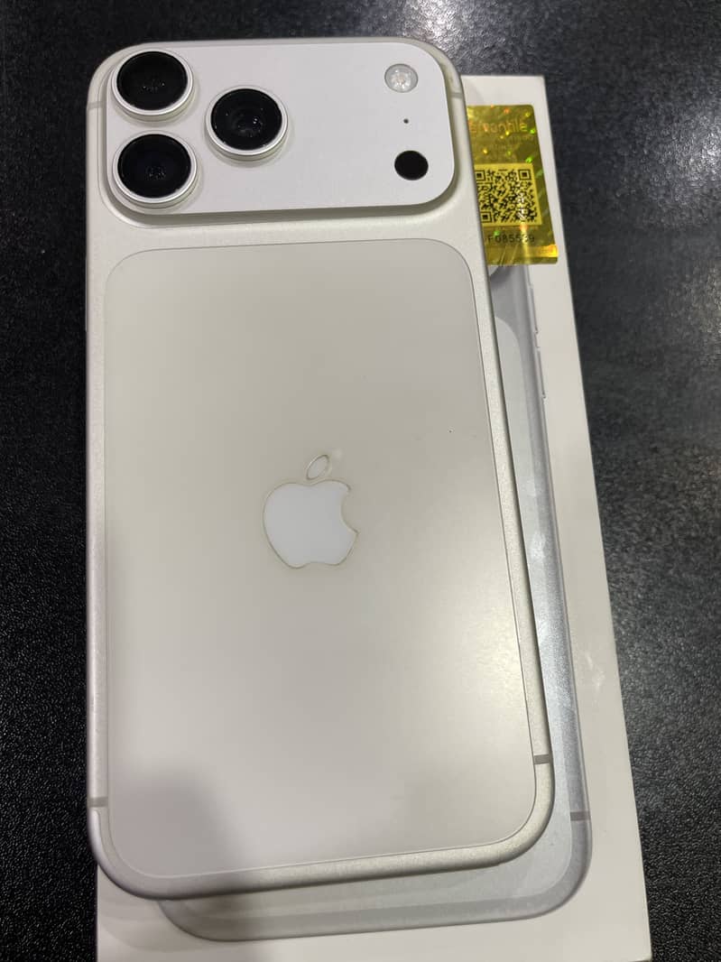 Apple iPhone 17 Pro Max 0