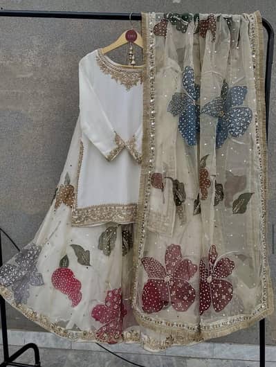 White hand painted floral lehanga  choli - Fancy party wear 3pc