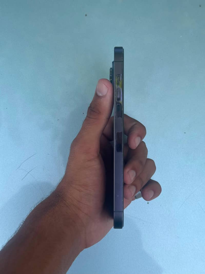 Apple iPhone 14 Pro Max 4