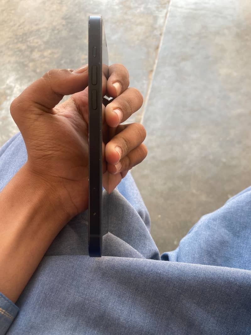 Apple iPhone 12 0