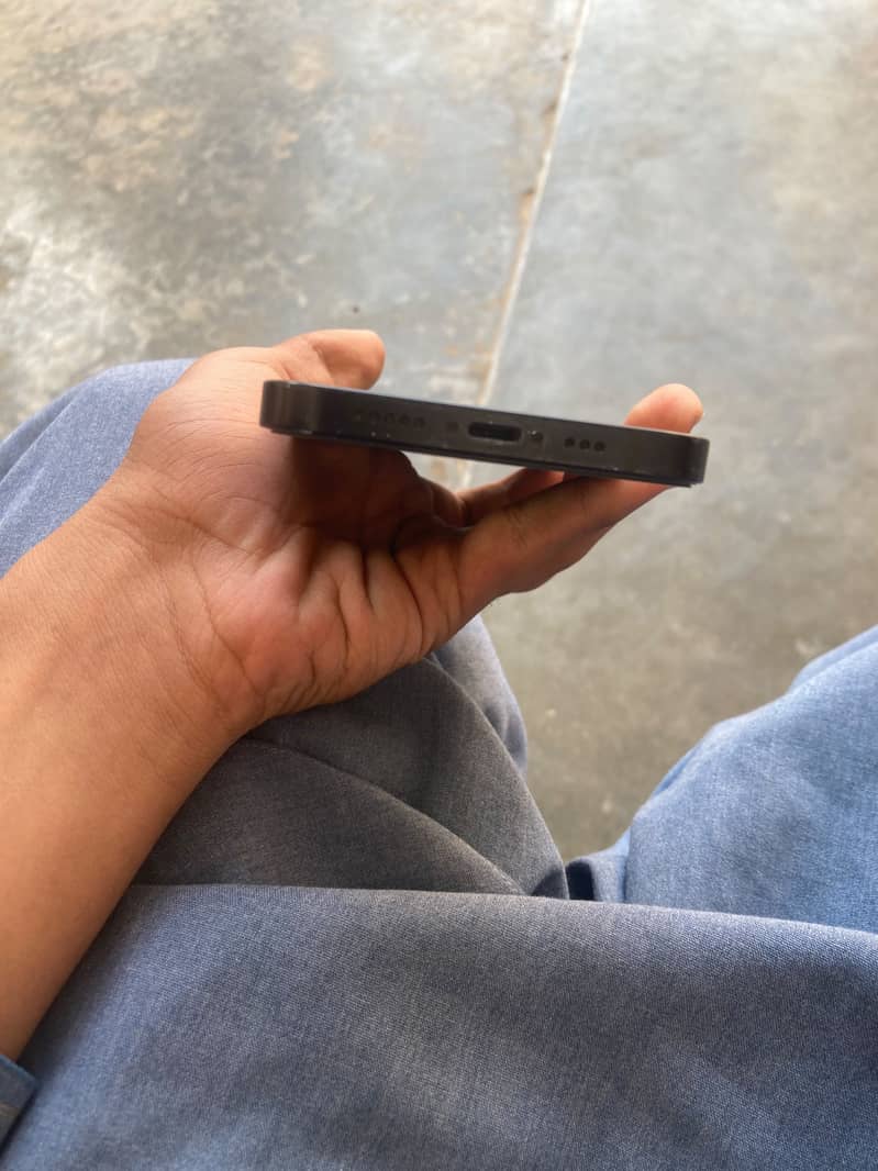 Apple iPhone 12 2