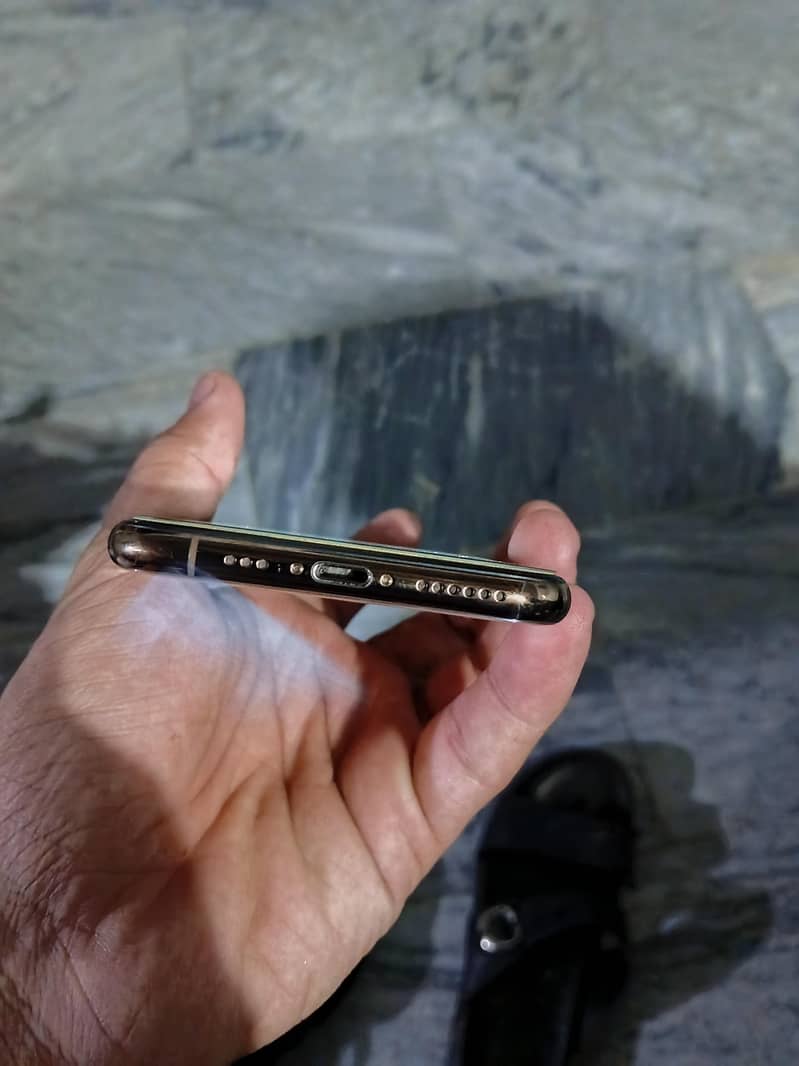 Apple iPhone XS 2
