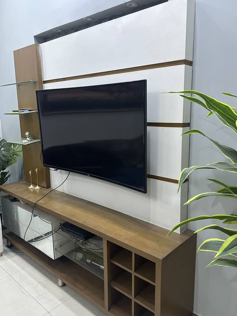 Tv console 0