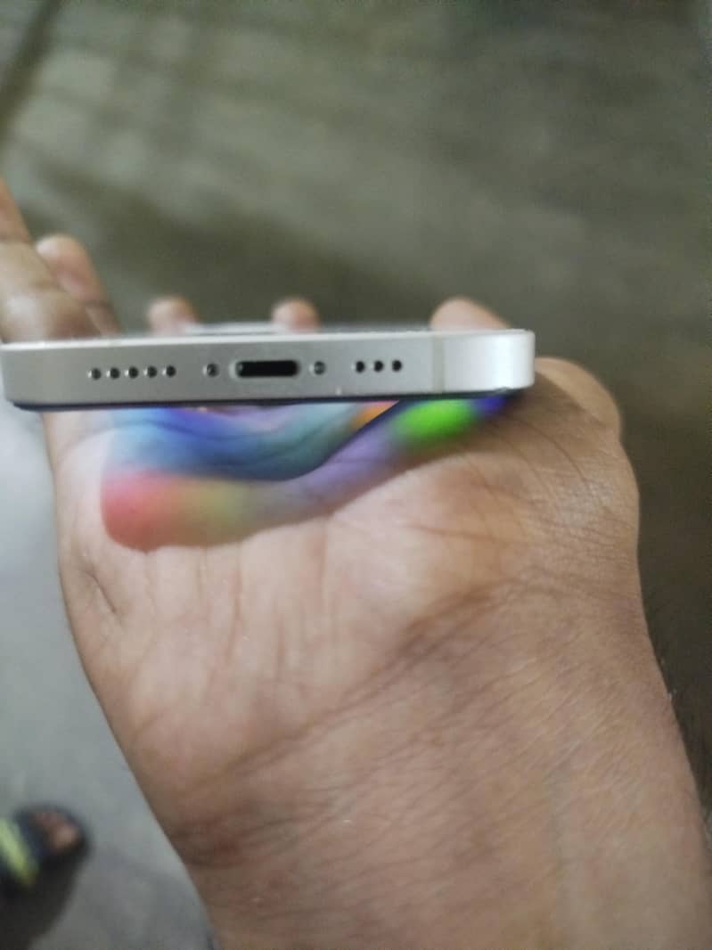 Apple iPhone 12 1