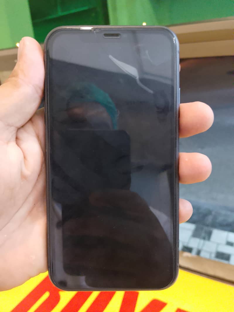 Apple iPhone 11 4