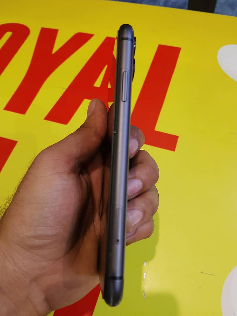 Apple iPhone 11 5