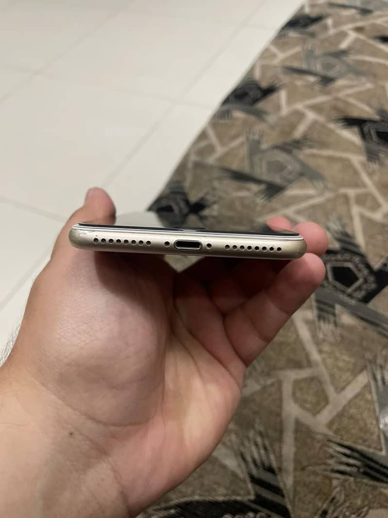Apple iPhone 7 Plus 4