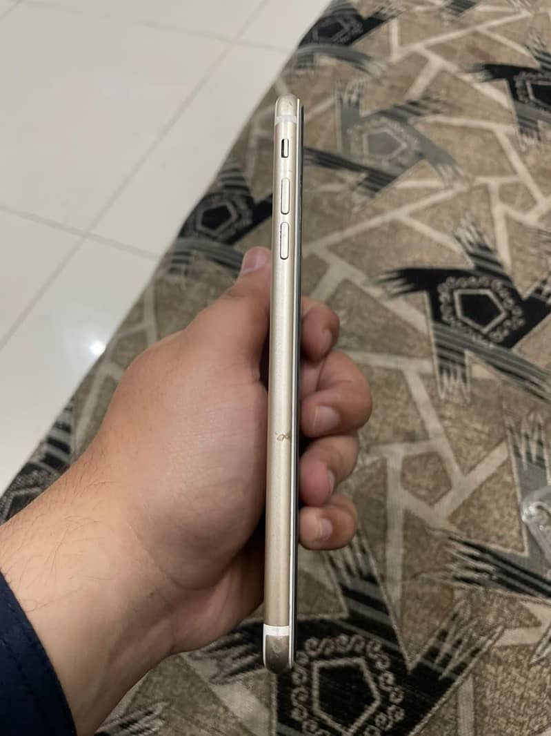 Apple iPhone 7 Plus 5