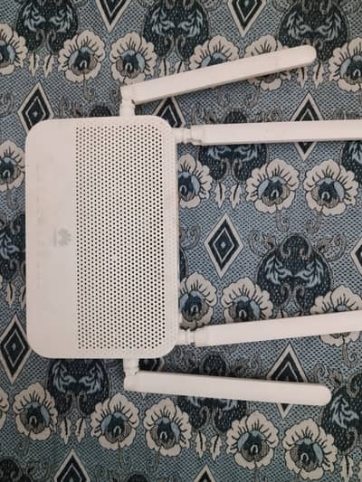 Huawei EchoLife HG8245W5 GPON WiFi Terminal.