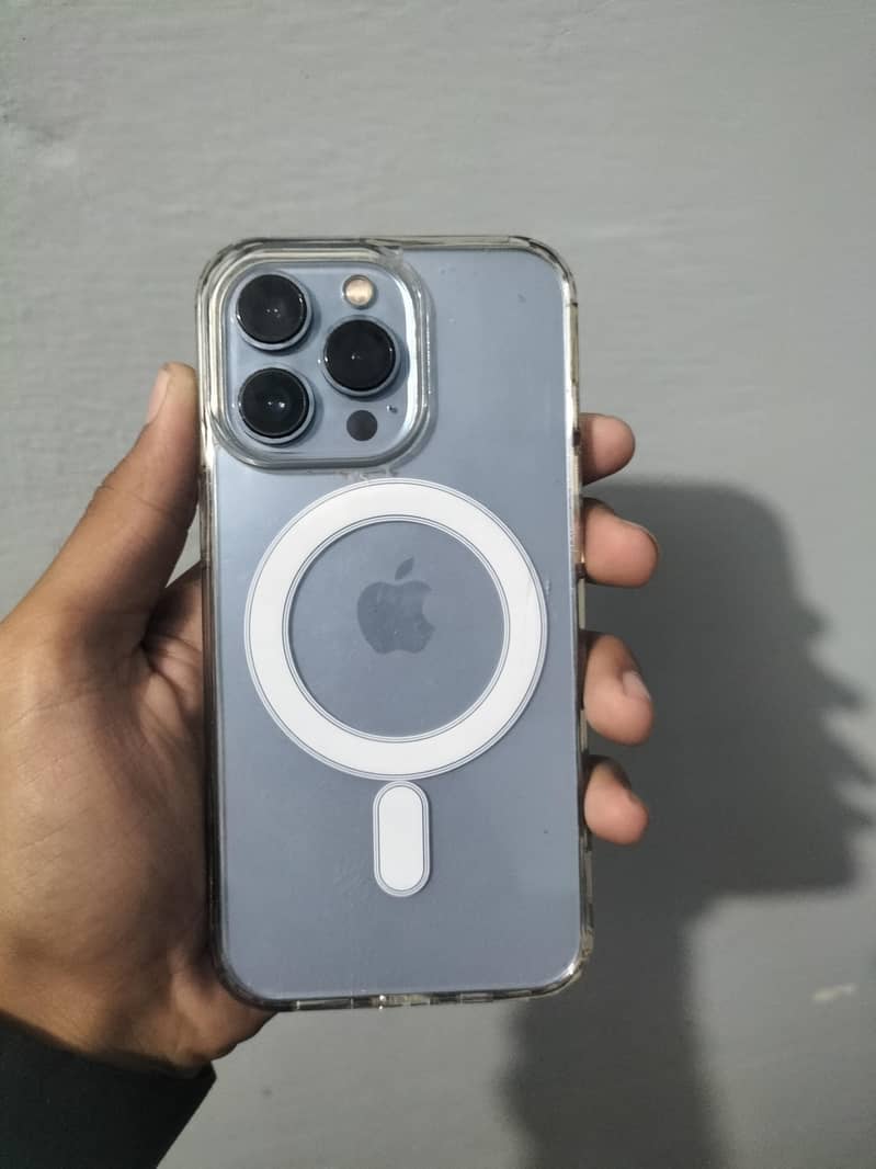Apple iPhone 13 Pro 2