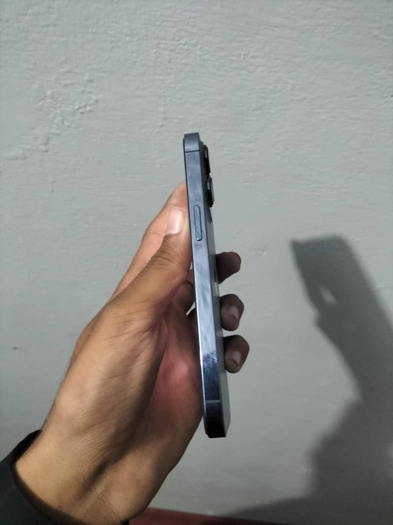 Apple iPhone 13 Pro 4