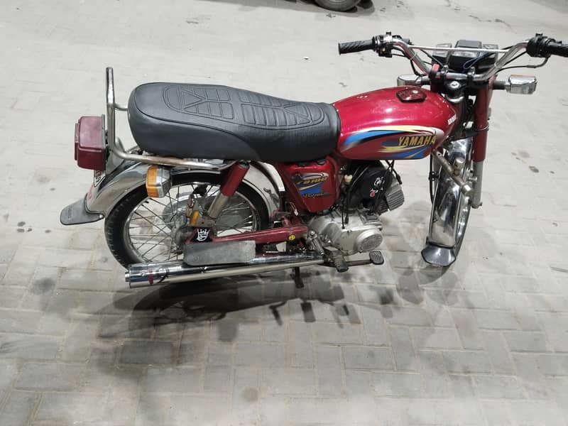 Yahama 2012 model 100cc 3