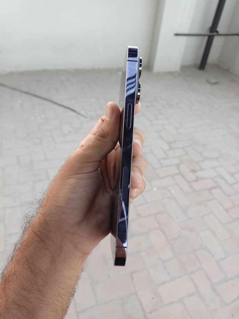 Apple iPhone 14 Pro Max 3