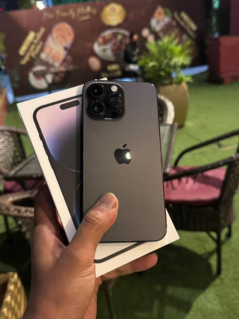 Apple iPhone 14 Pro Max 1