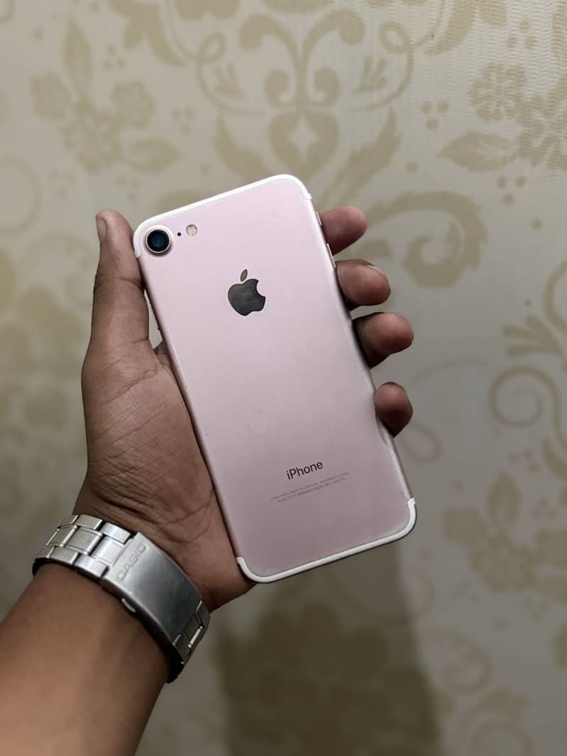 Apple iPhone 7 10