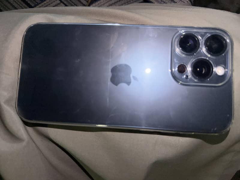 Apple iPhone 15 Pro Max 1
