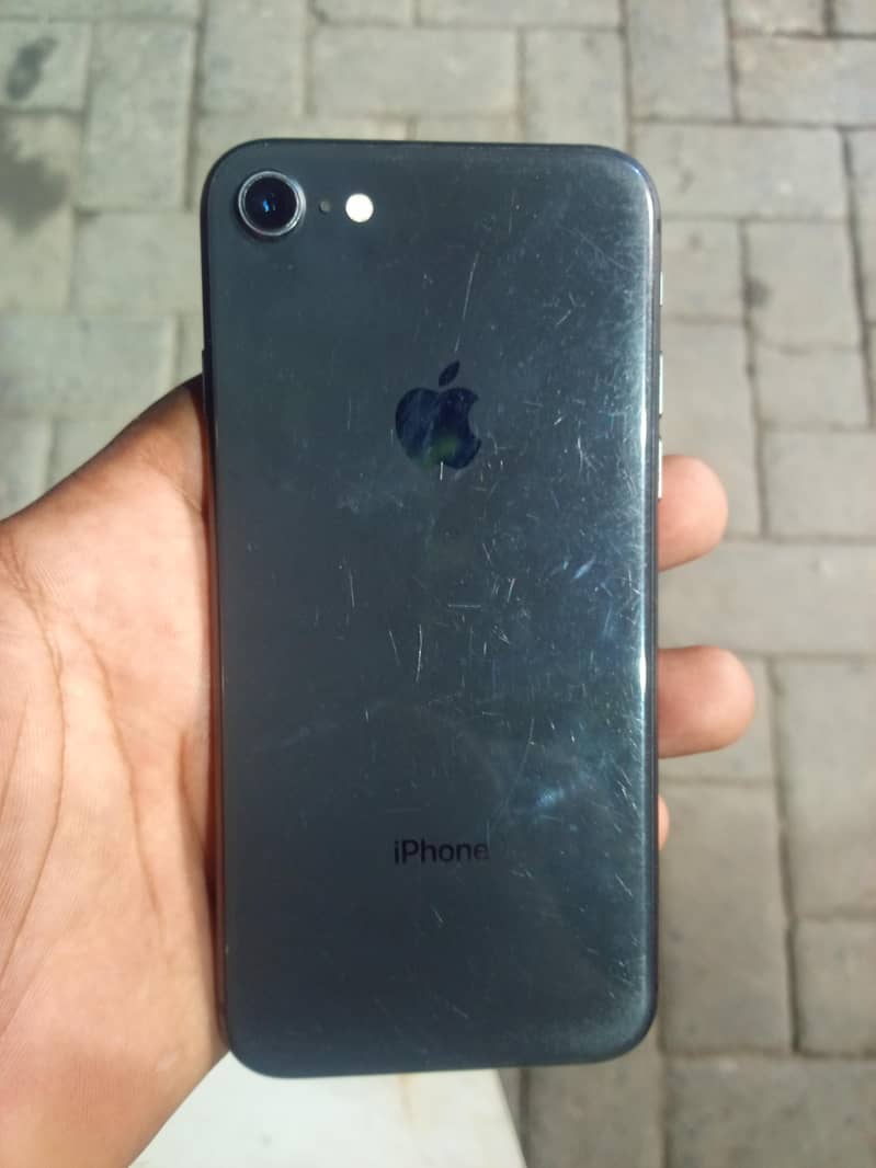 Apple iPhone 8 1