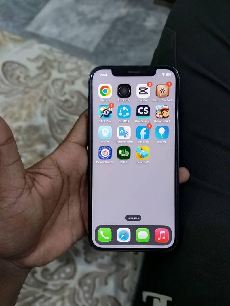 Apple iPhone 12 4