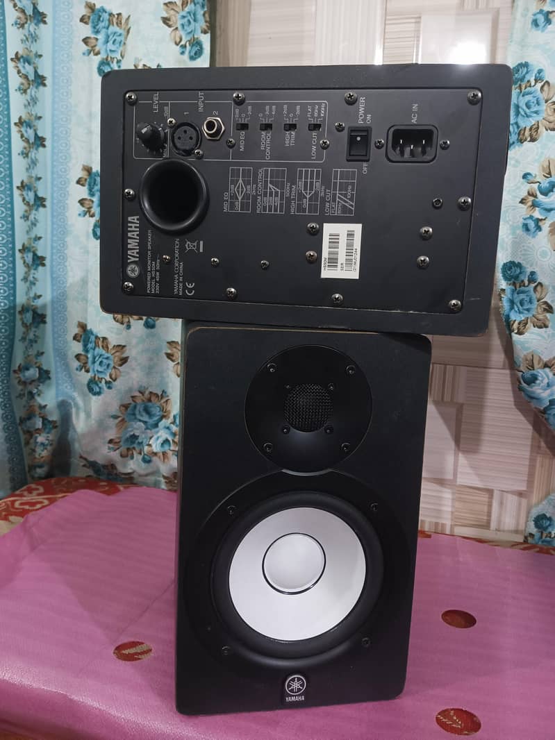Yamaha HS50M 1