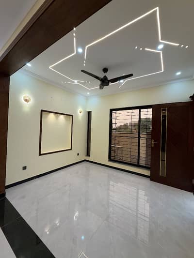 Prime Location 10 Marla Upper Portion For rent In Rs. 55000 Only